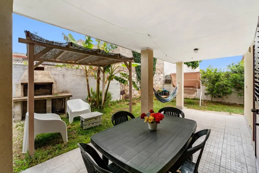 Holiday apartment with barbecue & garden | Garden view - Image 1