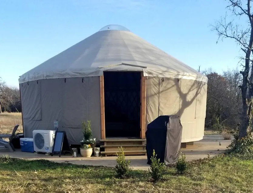 Luxurious Lakefront Yurt Rental for a Romantic Getaway near Grapevine, Texas - Image 1