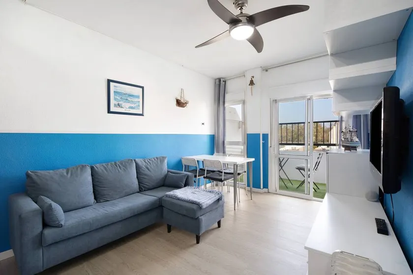 Fantastico appartamento totalmente attrezzato con terrazza | Vista sulla città | Ideale per il telelavoro | Ammette cani - Image 1