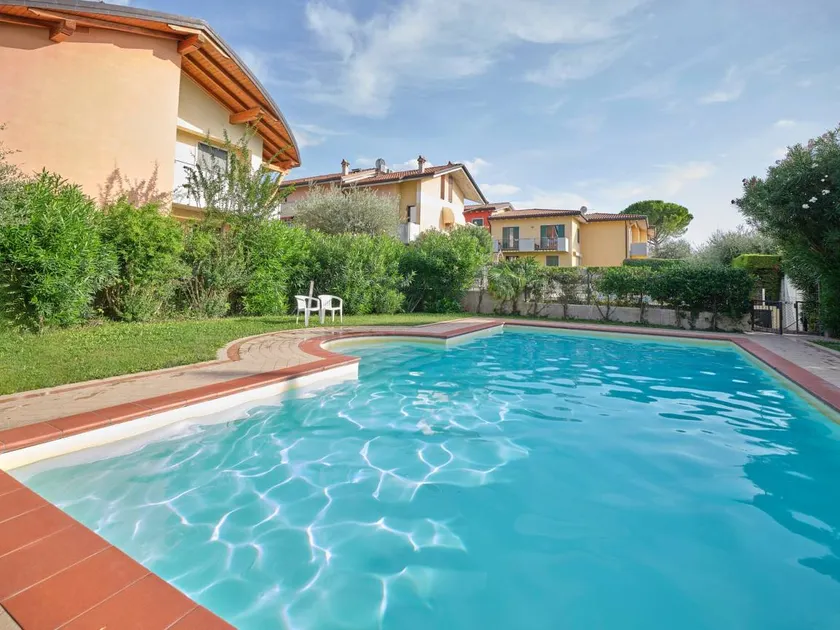 Appartement de vacances avec terrasse et piscine - Image 1