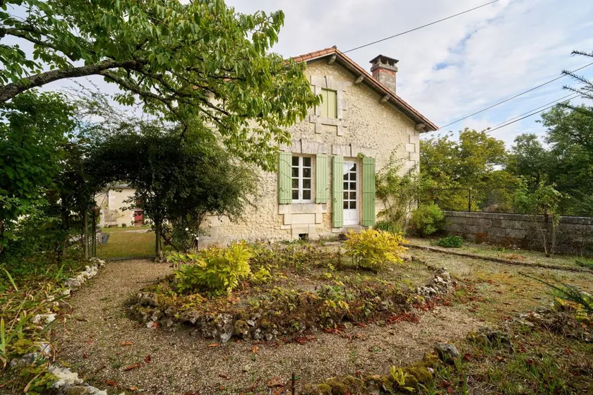 Voll ausgestattetes geräumiges Ferienhaus mit Garten - Image 1