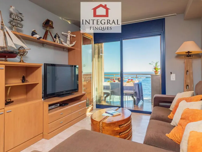 Seaside Apartment in Palamós, air conditioning, Wi-Fi, parking - Image 1