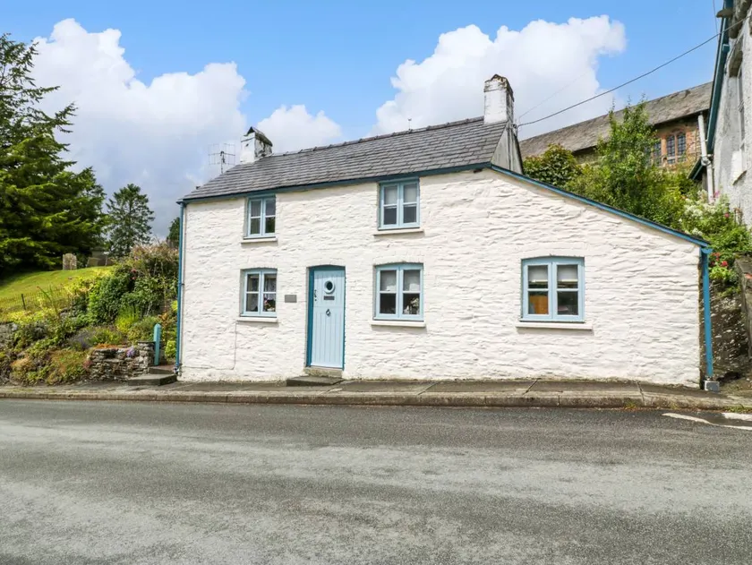 Cottage with garden - Image 1