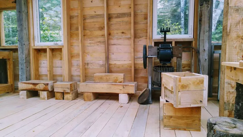 Off-grid homestead (West guest bedroom) - Image 1