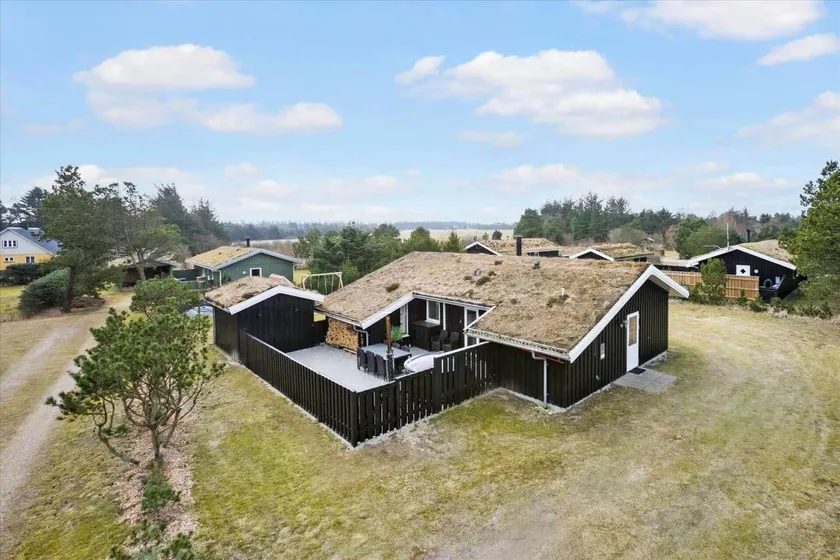Fully equipped pleasant holiday home with terrace, sauna & BBQ | Pets are welcome - Image 1