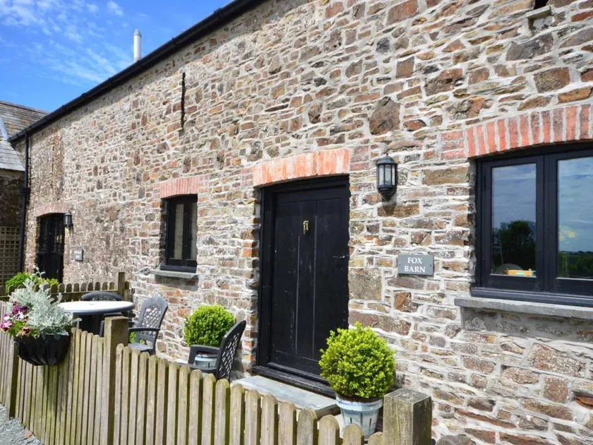 Cottage with garden - Image 1