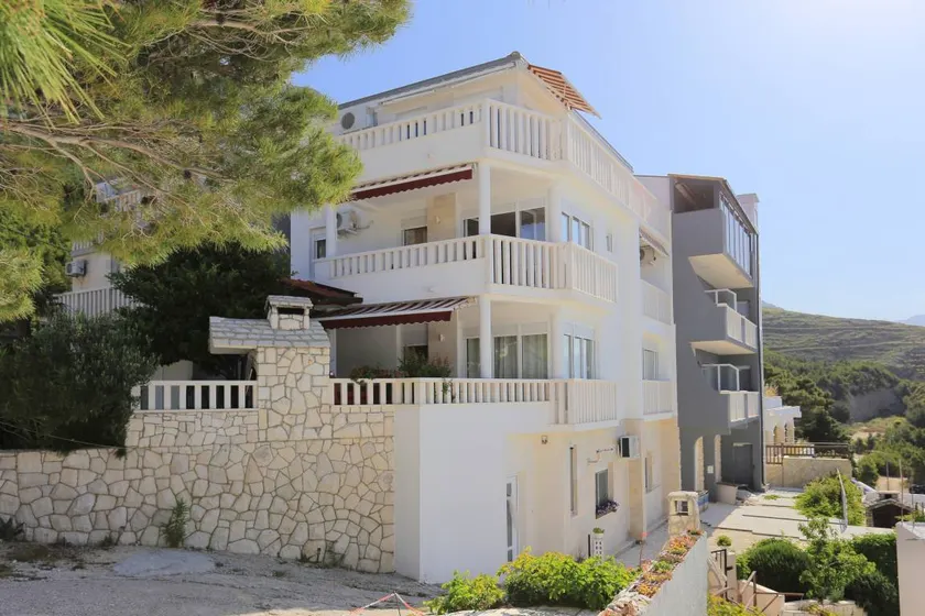 Pleasant studio with BBQ, terrace & garden | Sea view | Dogs allowed - Image 1