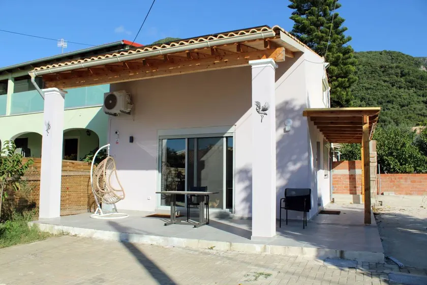 Flat with garden, terrace & barbeque | Sea view | Suitable for remote work - Image 1
