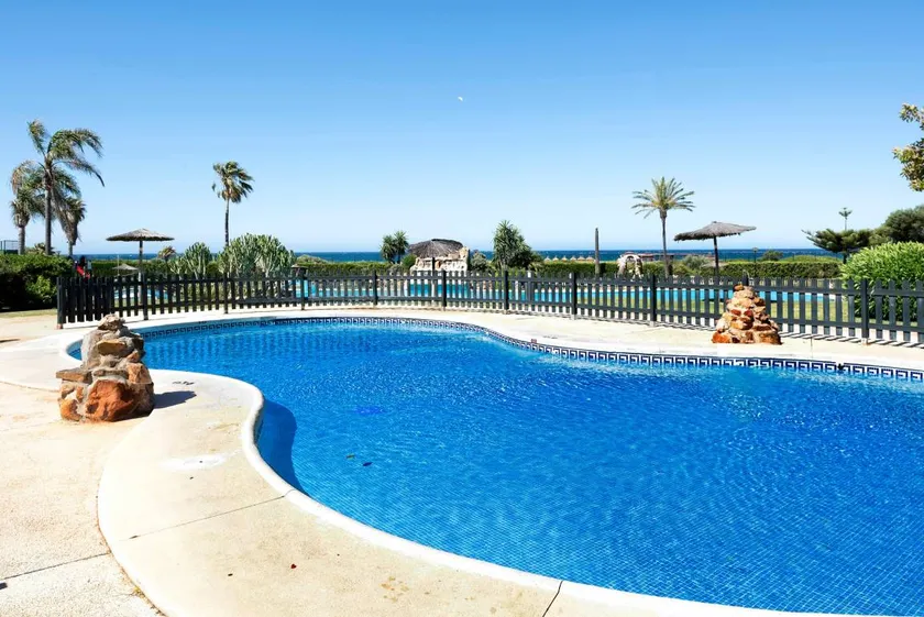 Apartment "Semifrontal con vistas Zahara" near the beach with sea view, pool & Wi-Fi - Image 1