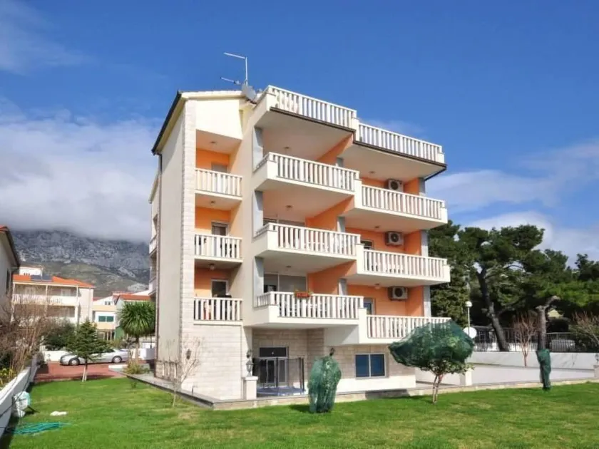 Apartamento con terraza - Image 1