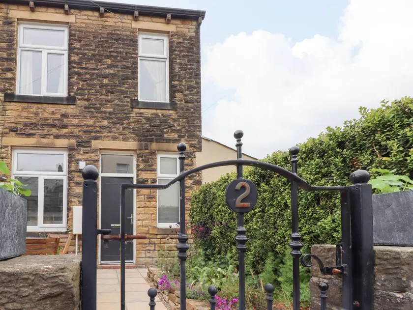 Child-friendly cottage with garden | Dogs allowed - Image 1