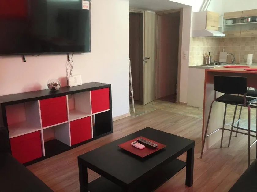 Loutraki Hostel - Image 1