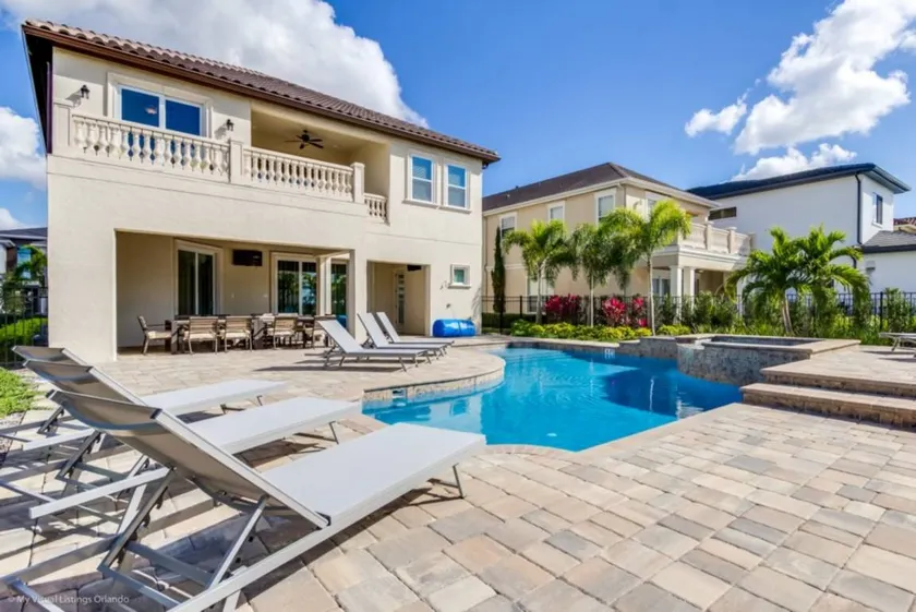 Grande villa conviviale et familiale avec barbecue, piscine privée et jacuzzi - Image 1