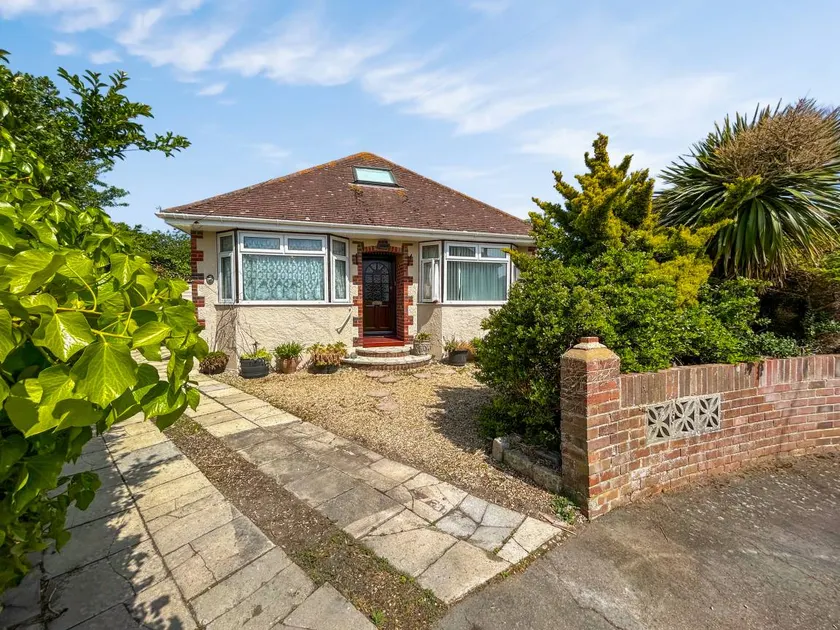 Glenmore Gardens - Image 1