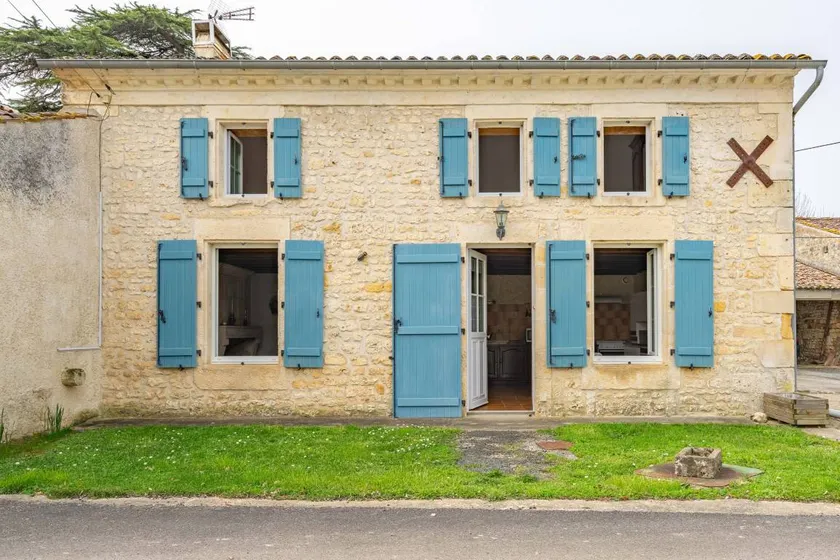 Fully equipped house with terrace | Dogs allowed - Image 1