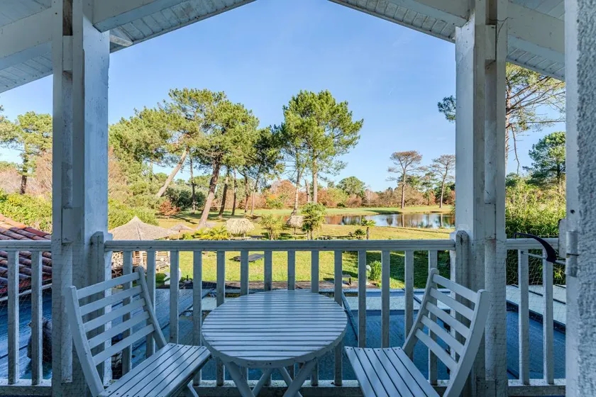 Chambre d'hôtes avec piscine, jardin et internet haut débit | Vue lac - Image 1