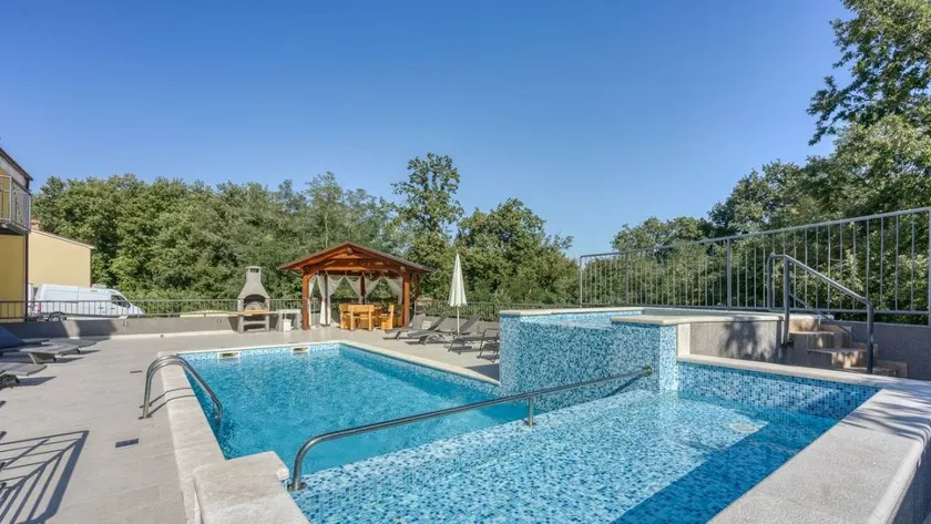 Ferienwohnung mit Terrasse, Pool und Grill | Haustiere sind willkommen - Image 1