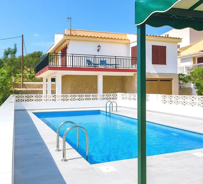 Villa with terrace, garden & pool | Panoramic view - Image 1