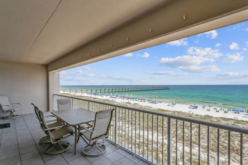 Appartement en copropriété adapté aux familles avec piscine et barbecue | Vue sur l'eau | Proche de la plage - Image 1