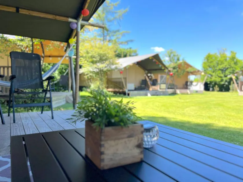 Campsite with terrace - Image 1