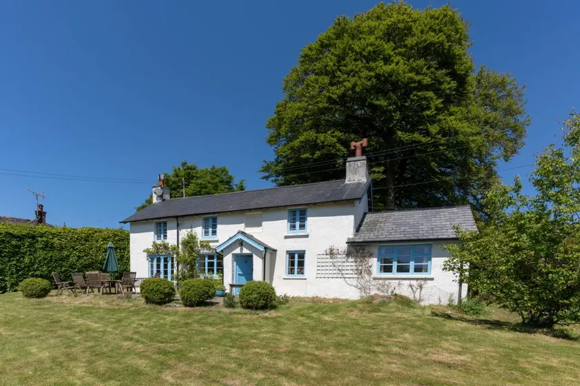 Fully equipped cottage with garden & BBQ | Pets allowed - Image 1