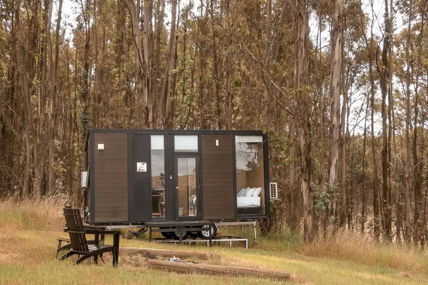 Serene Tiny House Beautiful Countryside and Sunsets in Western Australia - Image 1