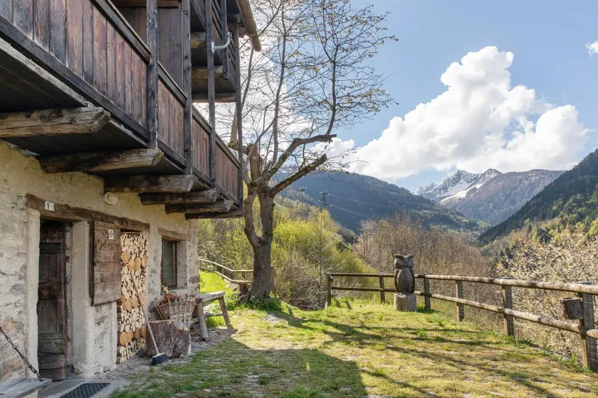 Apartment 'Furfulera' with Mountain View, Shared Garden and Balcony - Image 1