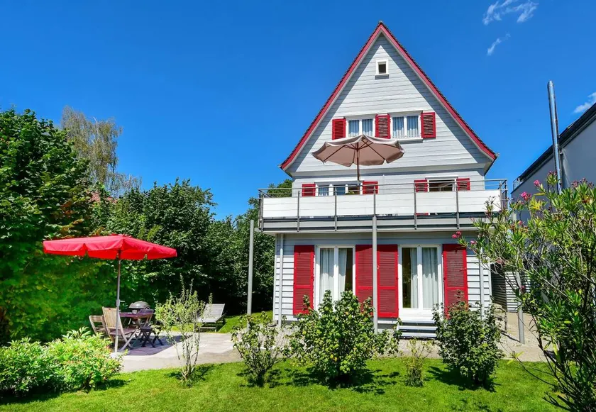 Holiday Home 'Kunterbunt' with Private Terrace, Shared Garden and Wi-Fi - Image 1
