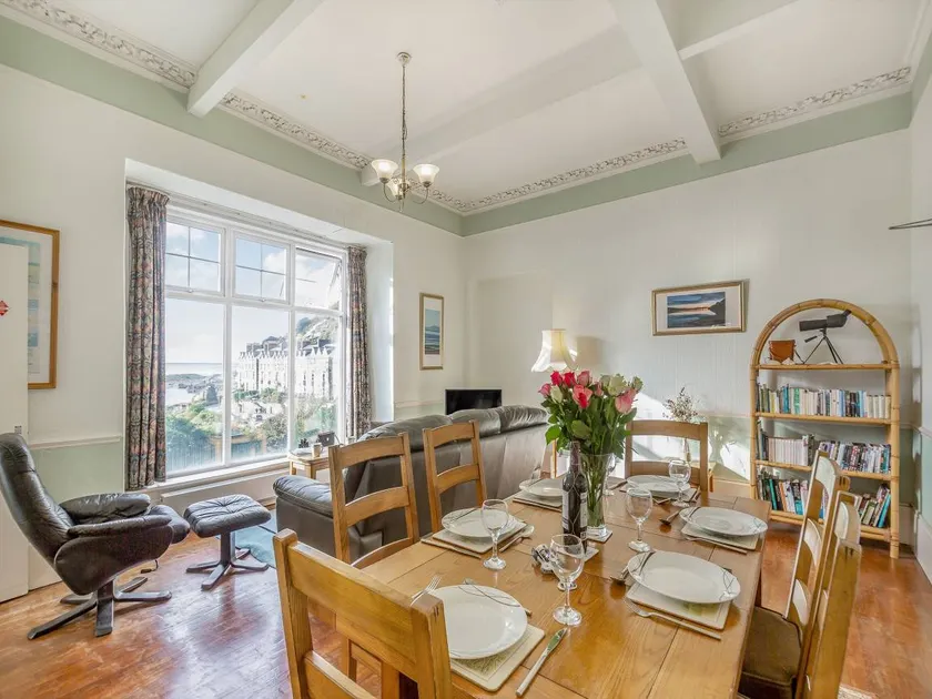 Children-friendly nice cottage with garden | Sea view - Image 1