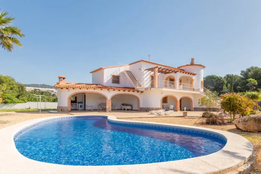 House with pool, BBQ & terrace | Garden view - Image 1