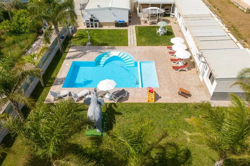 Grande villa avec piscine, barbecue et jardin | Vue jardin | Idéale pour le télétravail | Avec animaux bienvenus - Image 1