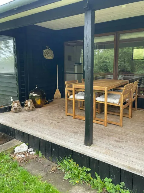 Holiday home with terrace, barbeque & garden - Image 1