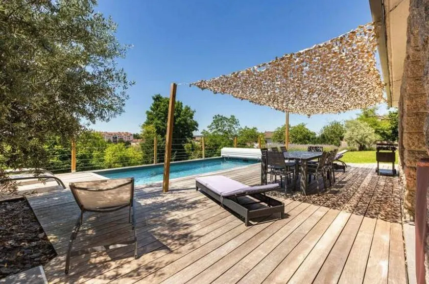 Spacious gite with barbeque, garden & terrace - Image 1