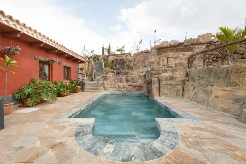 Wunderschöne Villa mit schnellem Internet, privatem Pool und Terrasse | Gartenblick | Ideal für Homeoffice - Image 1