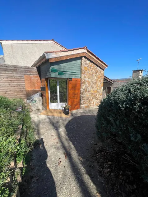 Charmante maison de vacances adaptée aux familles avec jardin | Vue montagne - Image 1
