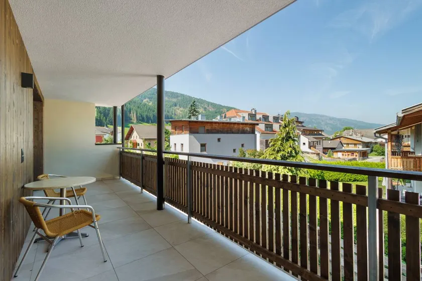 Apt Hofer Marianna - Image 1