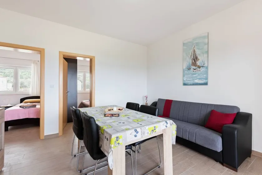 Fully equipped holiday apartment with pool | Dogs allowed - Image 1