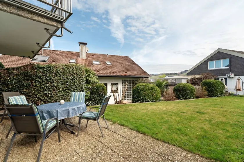 Apartment with garden, sauna & terrace | Garden view - Image 1