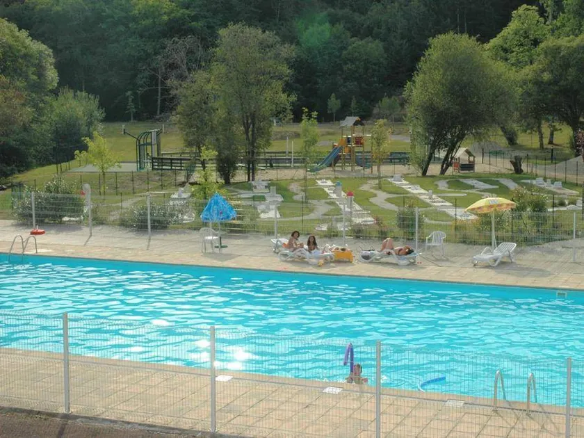 Agréable chalet avec terrasse et piscine chauffée - Image 1