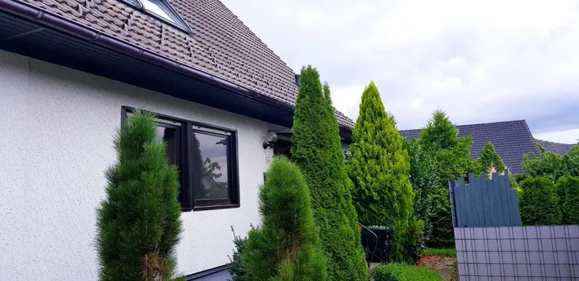 House with garden | Garden view - Image 1