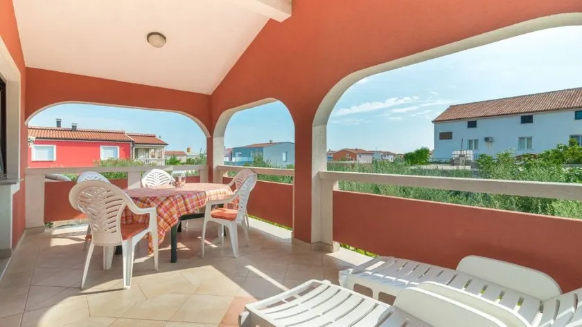 Holiday apartment with terrace & BBQ - Image 1