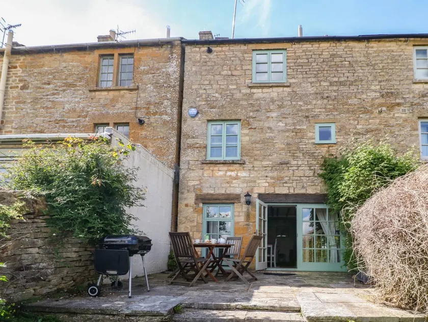 Child-friendly cottage with barbecue & garden | Pets are welcome - Image 1