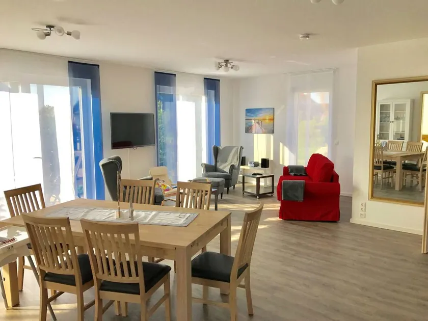 Apartment with garden & terrace | Garden view - Image 1
