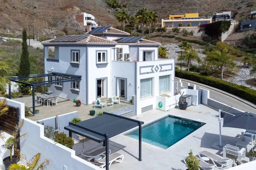 Villa 'La Buena Vida Torrox' with Sea View, Wi-Fi and Air Conditioning - Image 1