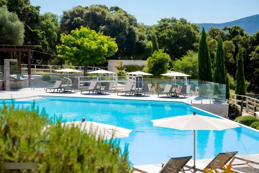 Apartment for 4/6, 72 m² Terrace with Private Spa, Pool - Image 1