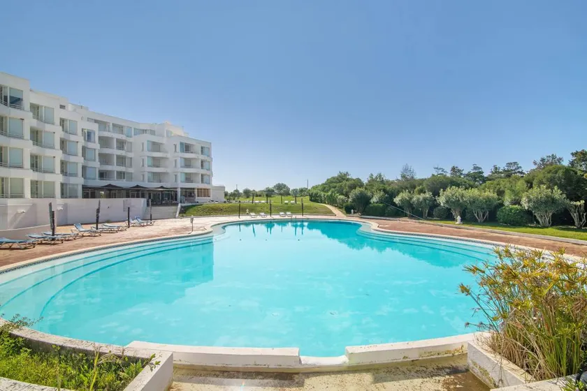 Child-friendly holiday apartment with garden, terrace & fast internet | City view | Beach nearby | Suitable for remote work - Image 1