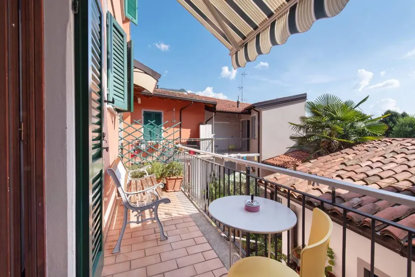 Maison avec terrasse et jardin | Vue lac - Image 1