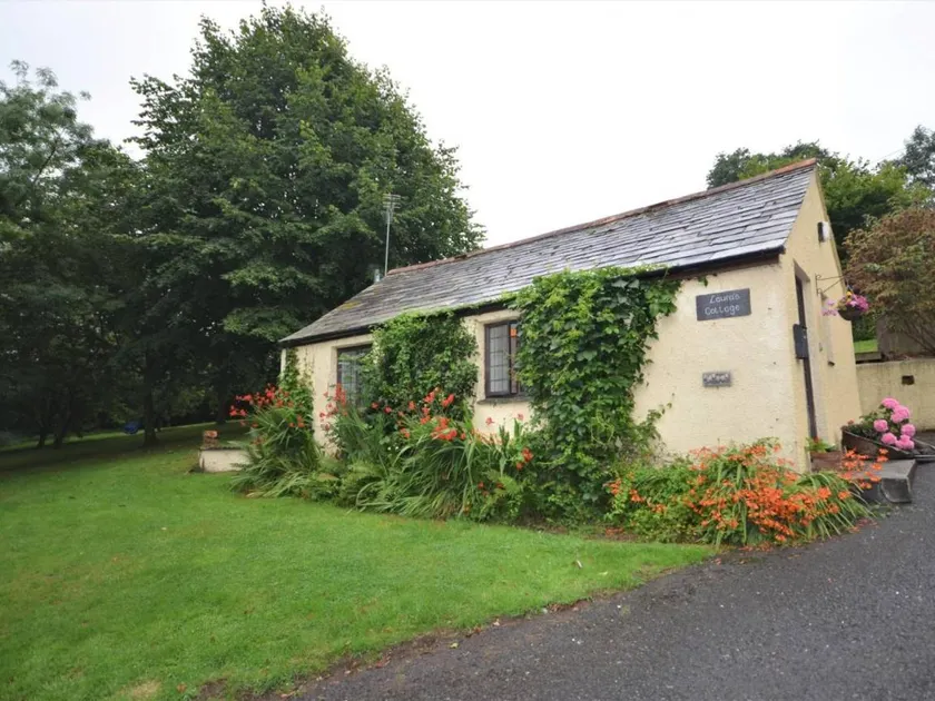 Cottage with garden & jacuzzi - Image 1