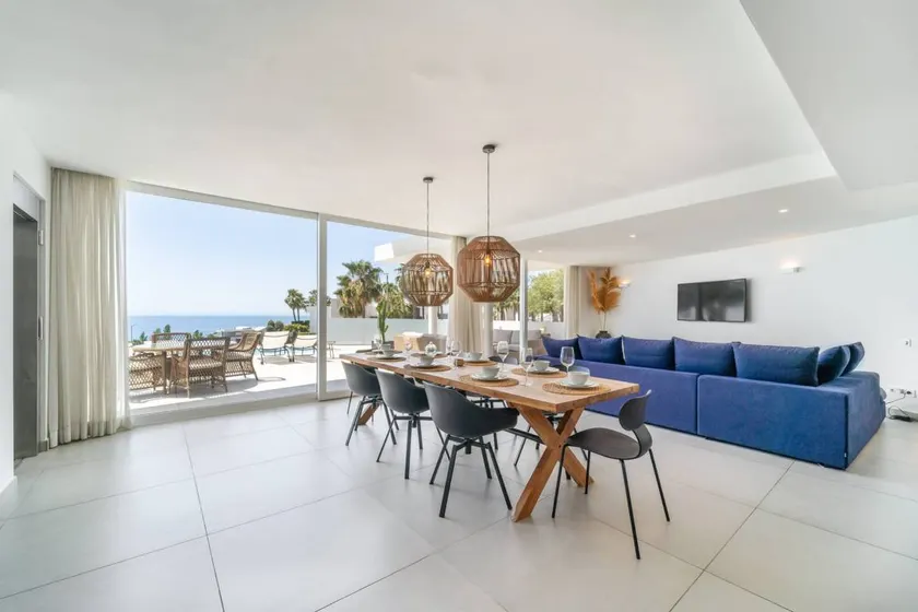 Stunning 4-Bedroom Villa in Benalmádena with Private Pool - Image 1