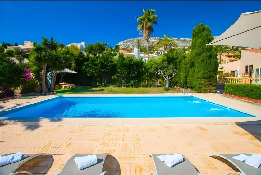 Holiday Home 'Blanco' with Sea View, Wi-Fi and Air Conditioning - Image 1